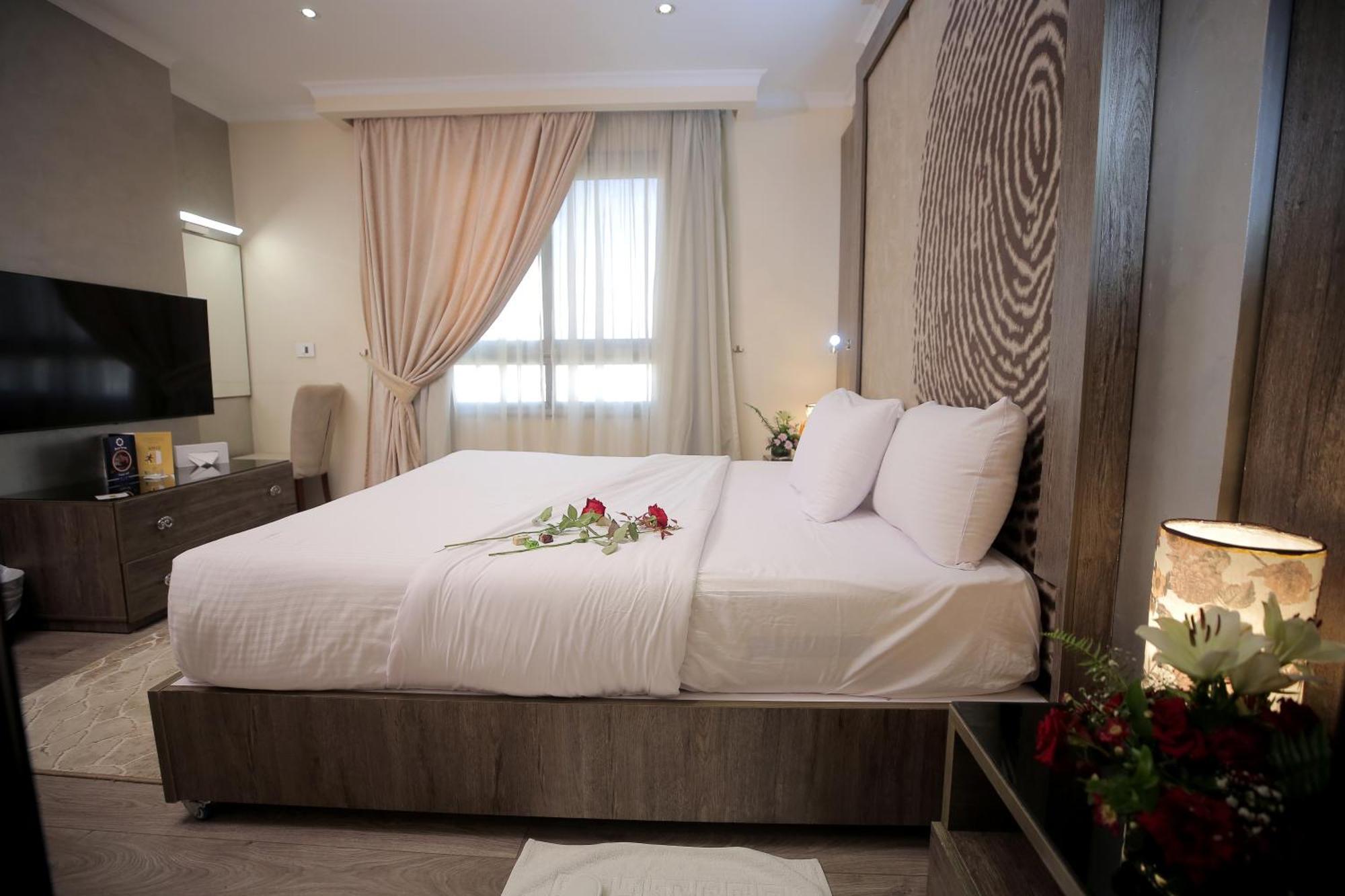 Cairo Taj Hotels & Suites - Dokki Eksteriør billede