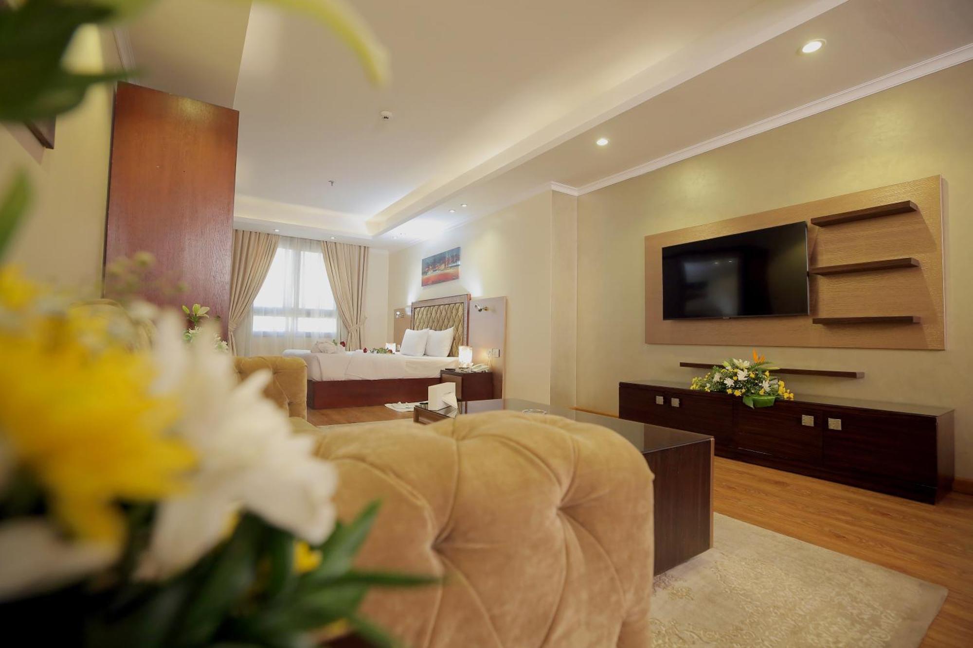 Cairo Taj Hotels & Suites - Dokki Eksteriør billede