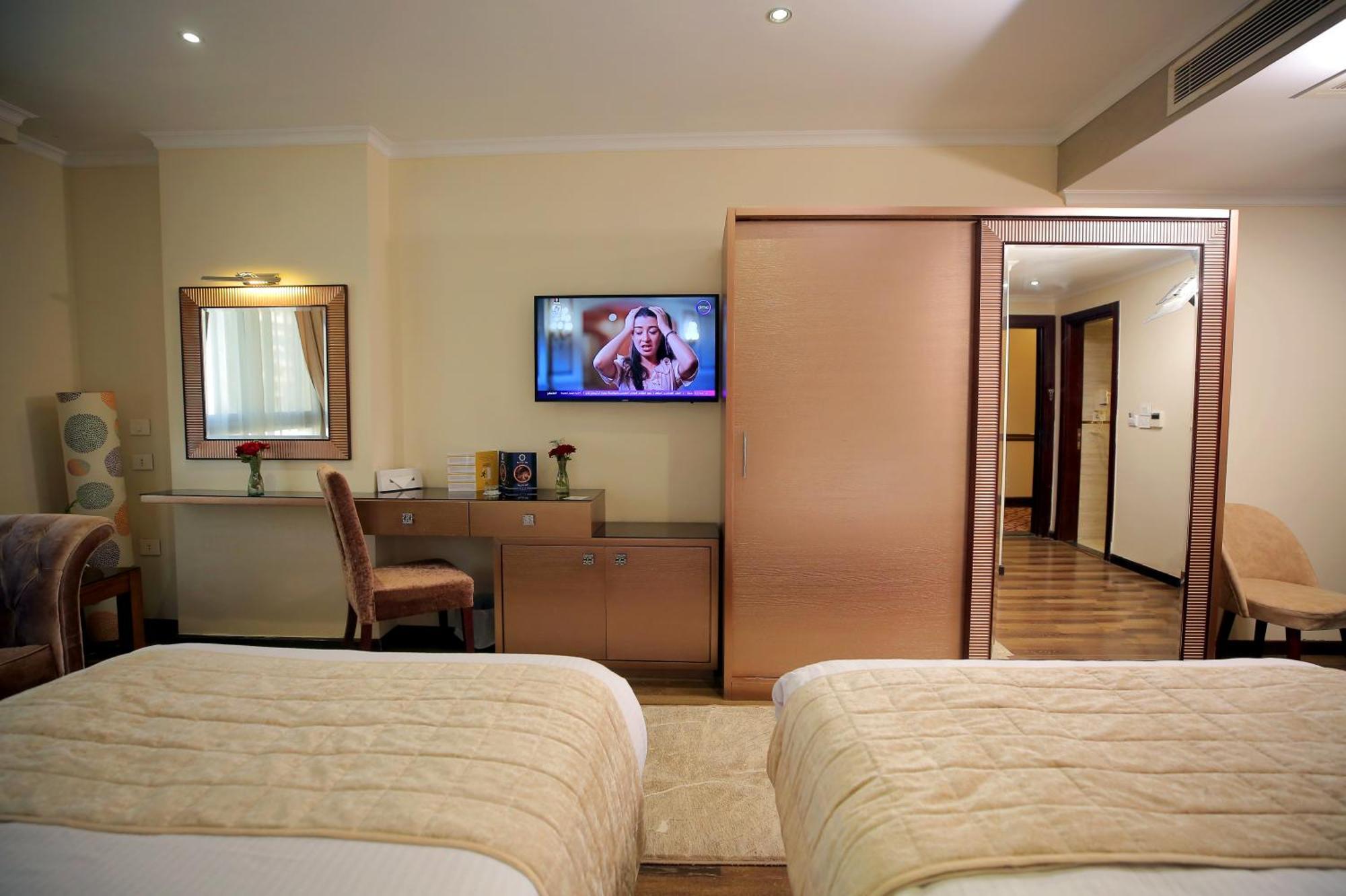 Cairo Taj Hotels & Suites - Dokki Eksteriør billede