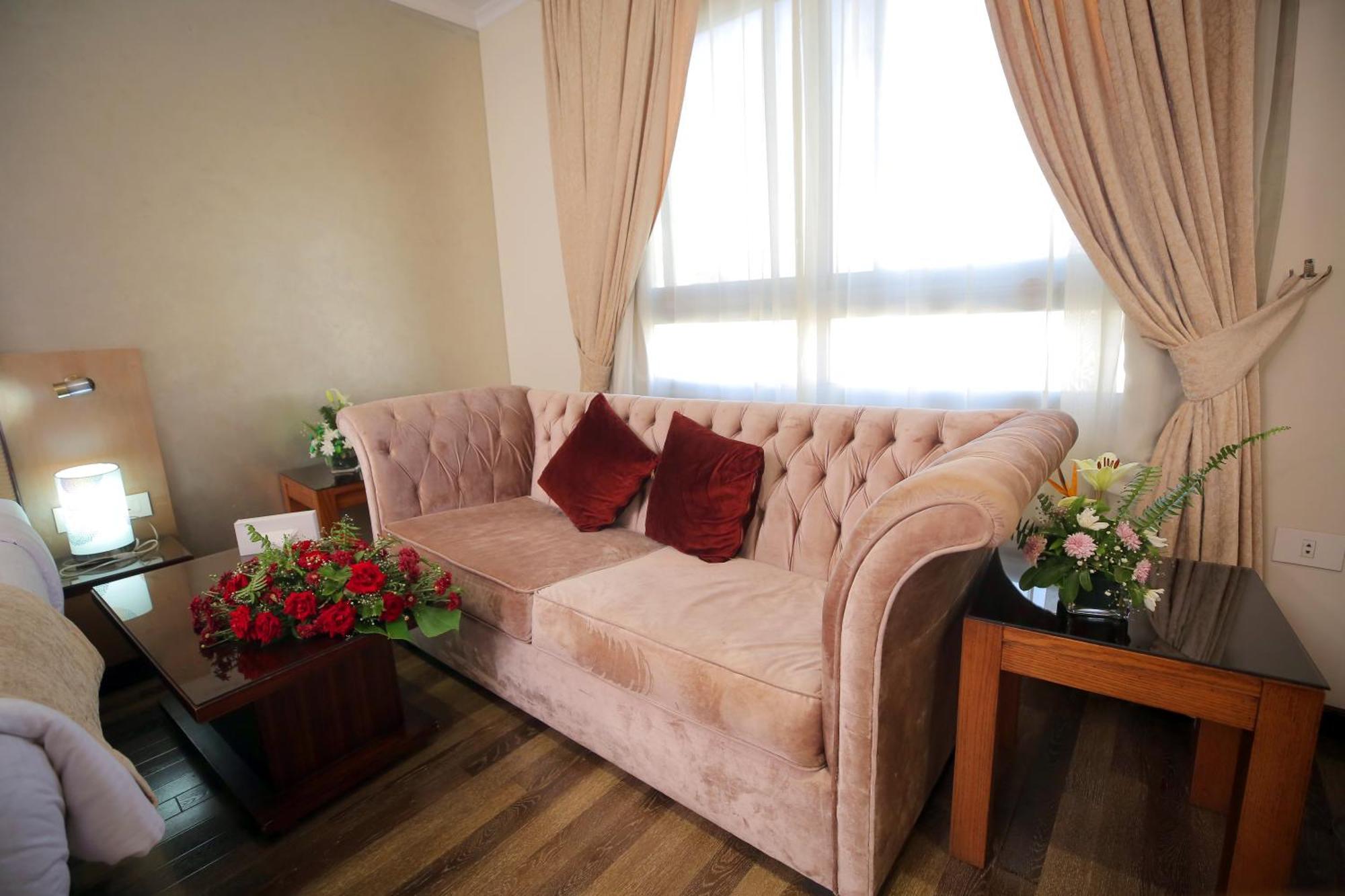 Cairo Taj Hotels & Suites - Dokki Eksteriør billede