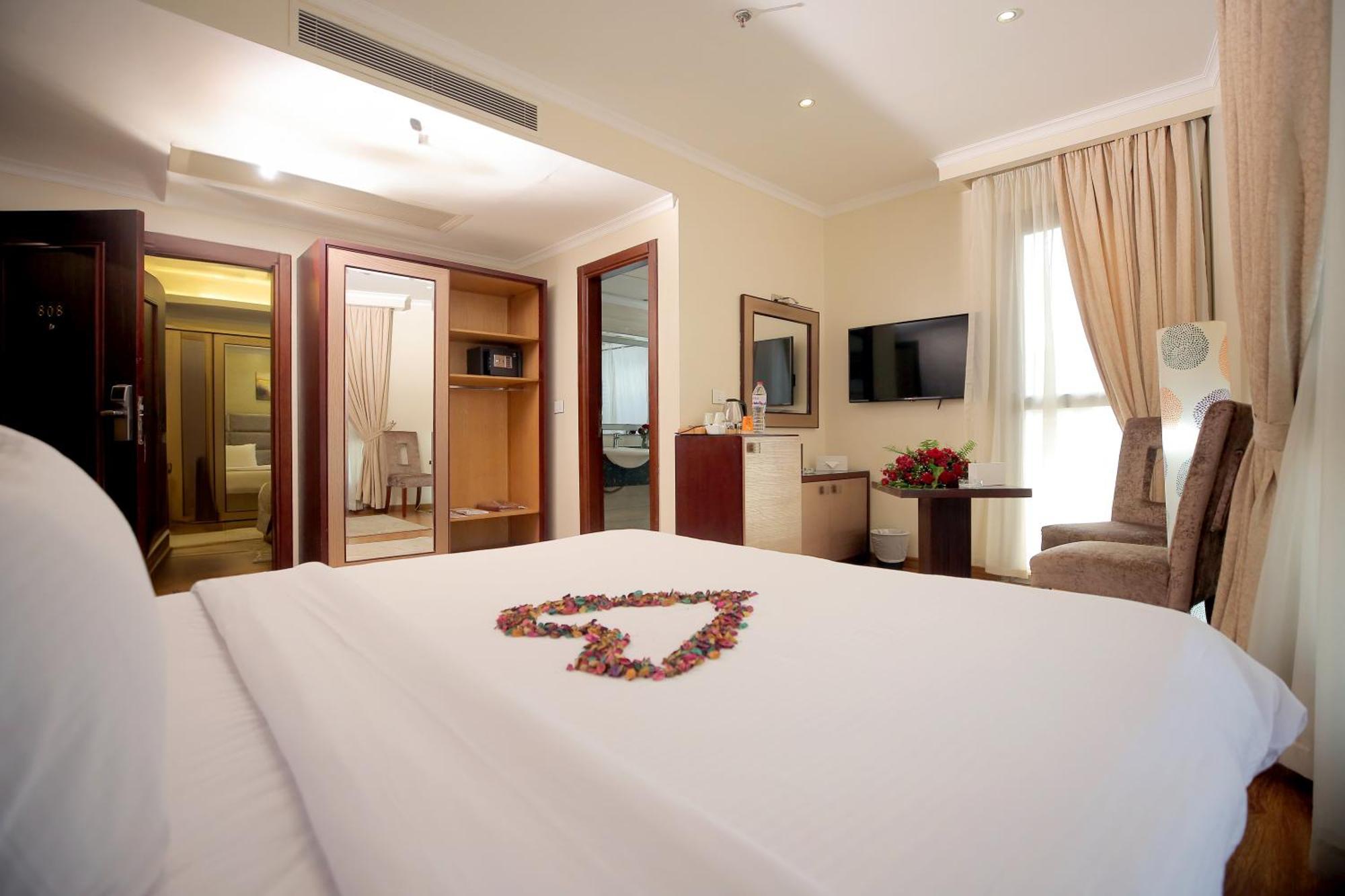 Cairo Taj Hotels & Suites - Dokki Eksteriør billede